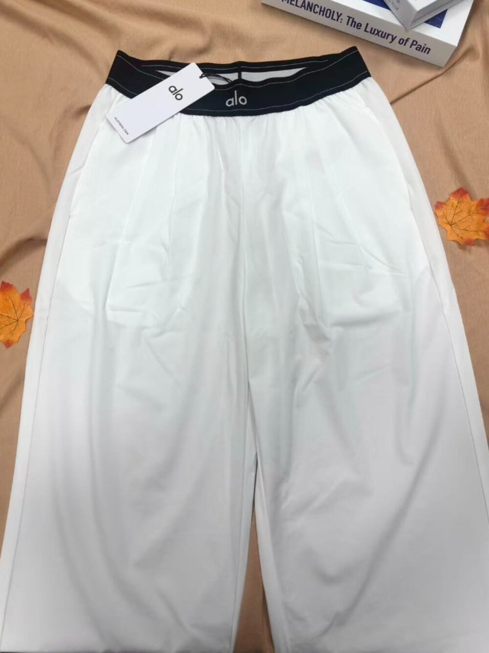 NWT ALO Yoga🧏‍♀️Suit Up Trouser White | Minimalist Style - Picture 2 of 8